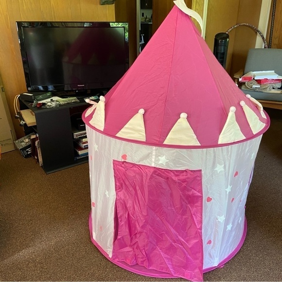 Princess Playhouse by Pockos UV protection for playtime and beach dressing room. - Picture 3 of 13
